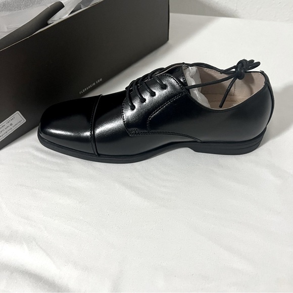 Florsheim Kids Reveal Cap Toe Oxford JR New in Box Black Size 5.5 MJ1716101 S24 - Picture 3 of 7
